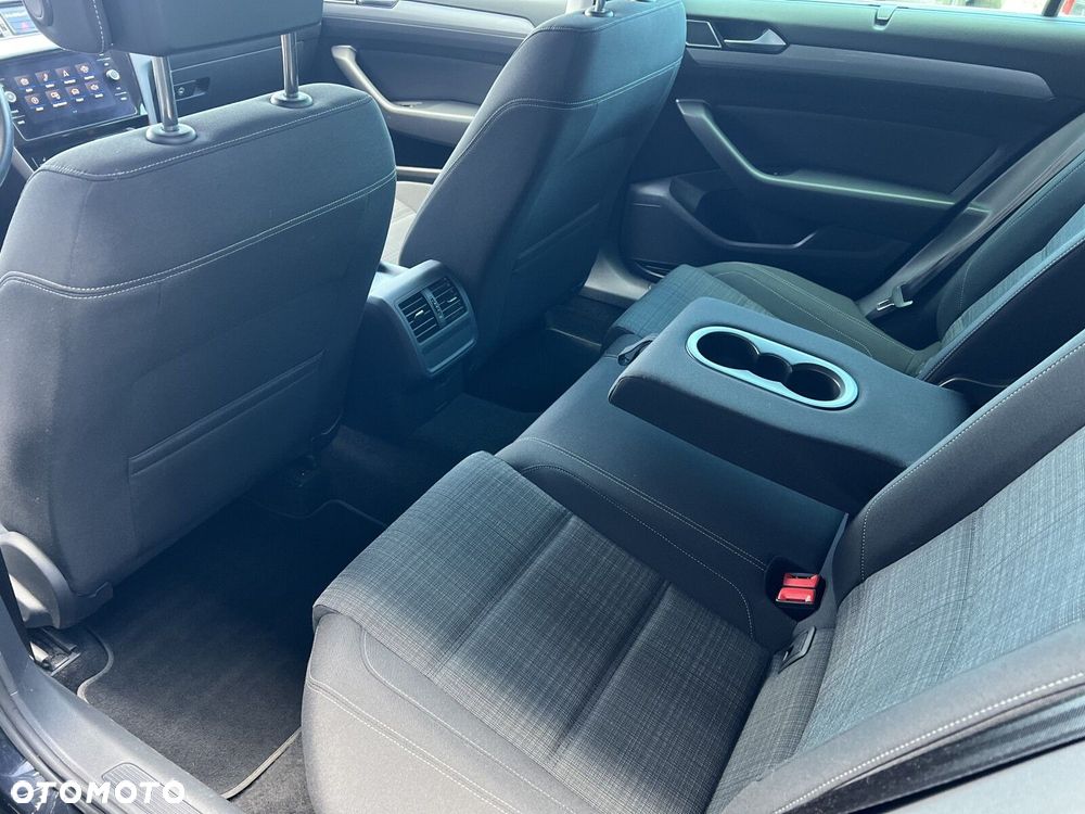 Volkswagen Passat Variant - 25