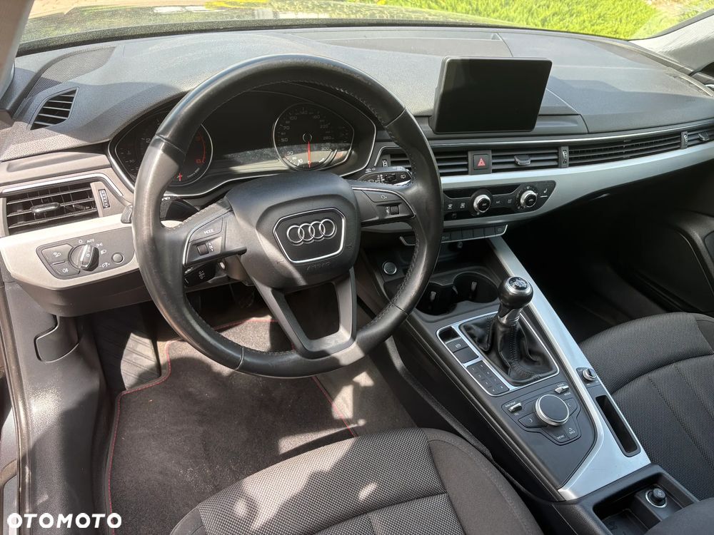 Audi A4 Avant 2.0 TDI DPF clean diesel Attraction - 28