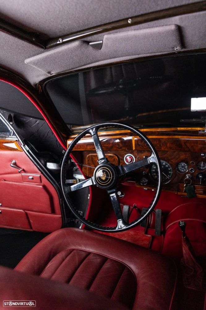 Jaguar MK IX - 31