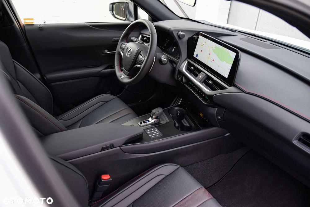 Lexus UX 300h F Sport - 4