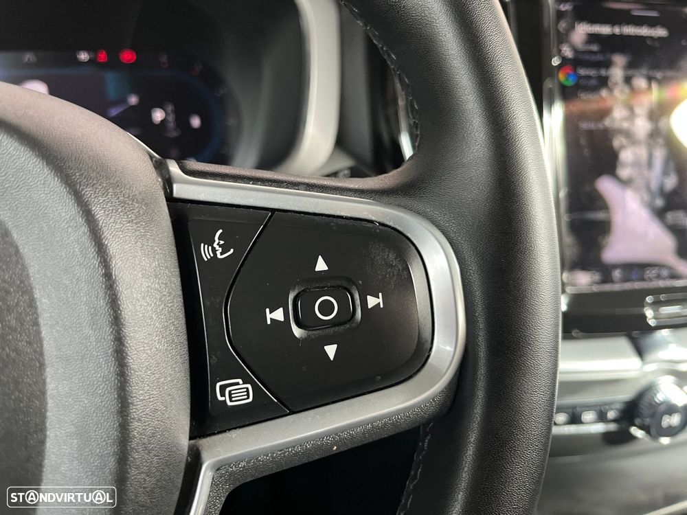 Volvo XC 60 2.0 B4 R-Design Geartronic - 25