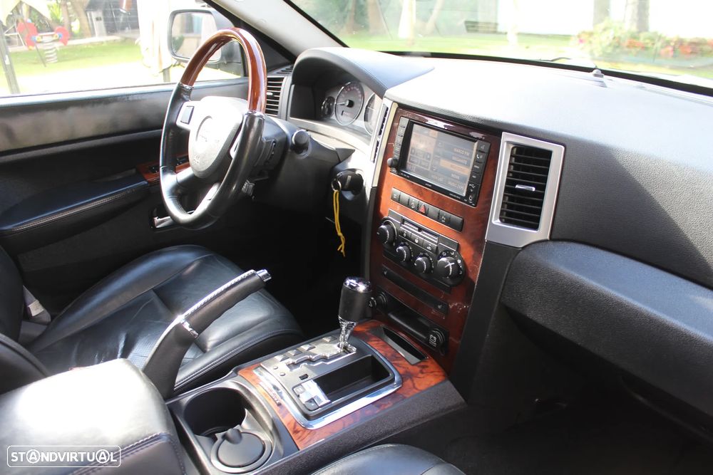 Jeep Grand Cherokee 3.0 CRD Auto Overland - 30
