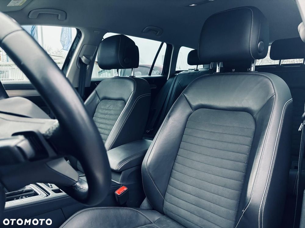 Volkswagen Passat - 12