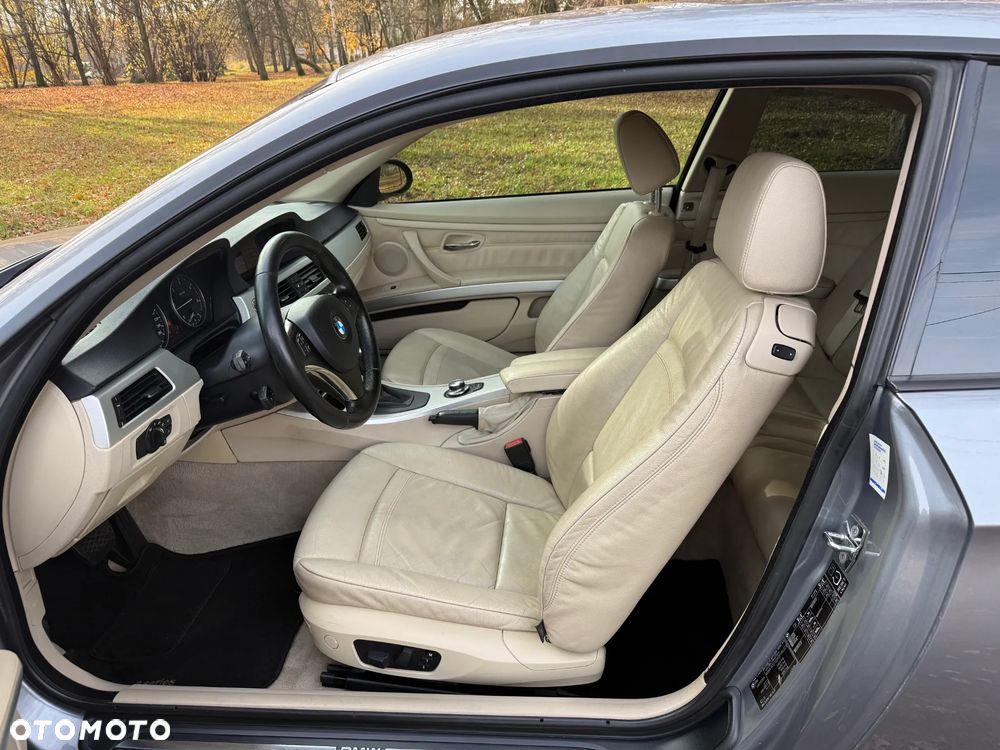 BMW Seria 3 320d xDrive - 14