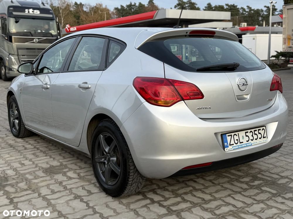 Opel Astra - 10