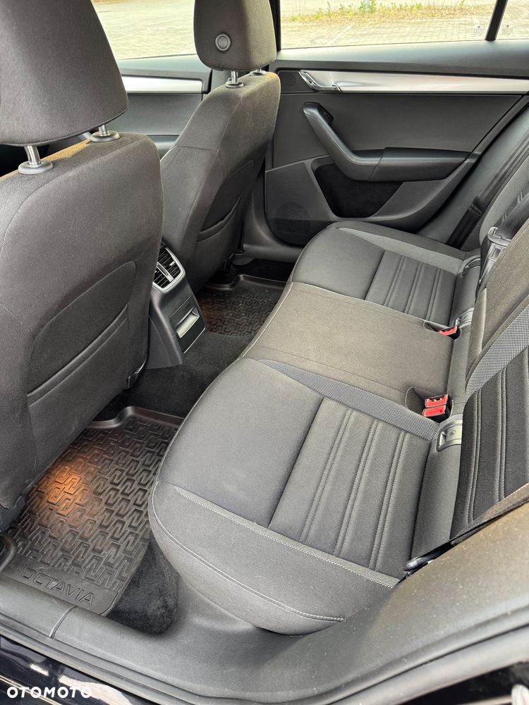 Skoda Octavia 2.0 TDI Ambition DSG - 23