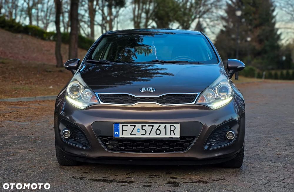 Kia Rio 1.4 L - 7