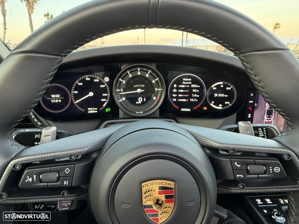 Porsche 911 (992) Carrera Cabrio 4 GTS PDK - 2
