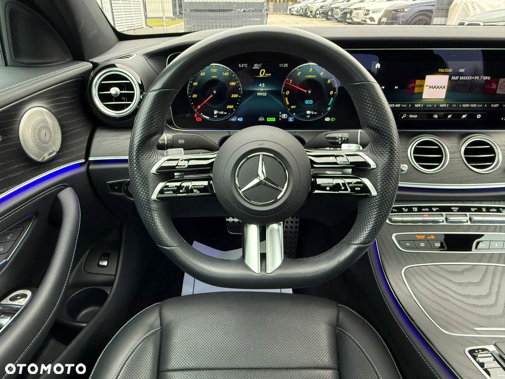Mercedes-Benz Klasa E 300 de PHEV 4-Matic AMG 9G-Tronic - 39