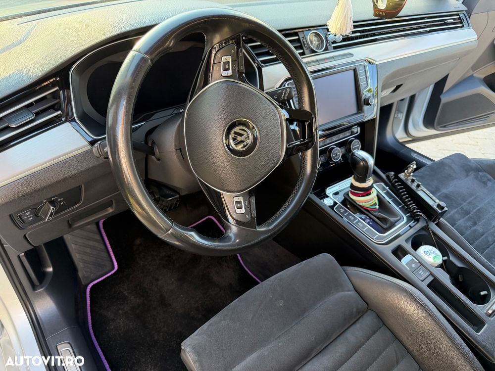 Volkswagen Passat 2.0 TDI SCR 4Motion DSG BlueM Tech Comfortline - 16