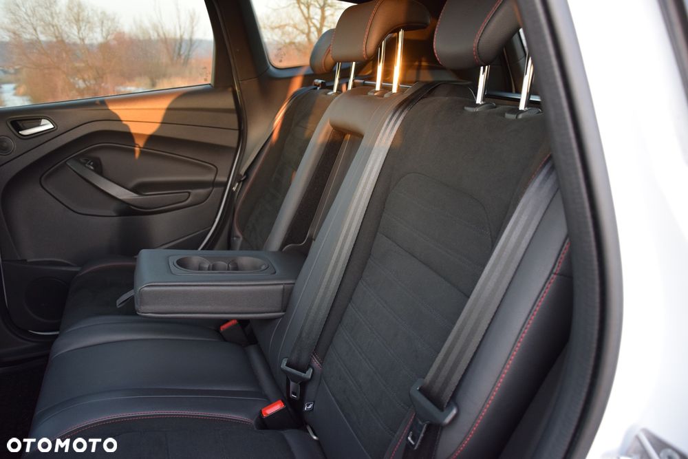 Ford Kuga 1.5 EcoBoost 4x4 ST-Line - 28