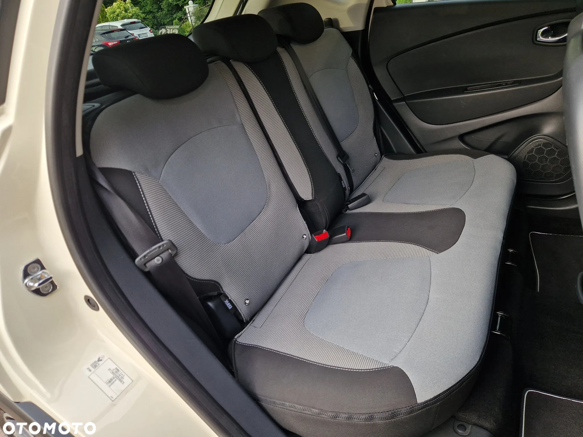 Renault Captur 1.2 TCe Intens EDC - 24