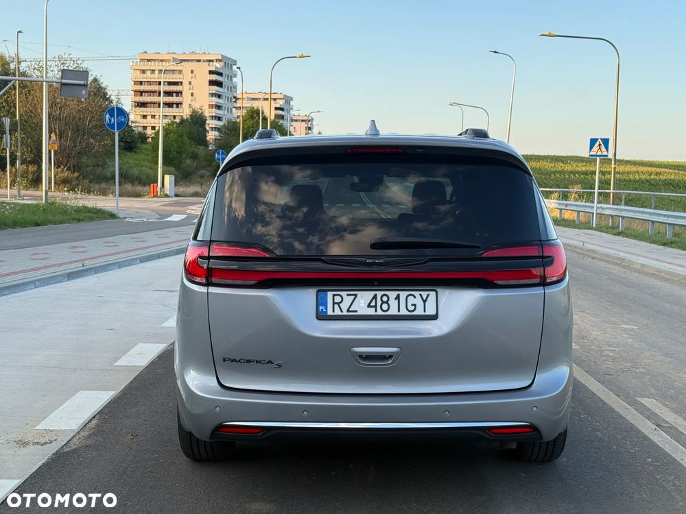 Chrysler Pacifica - 3