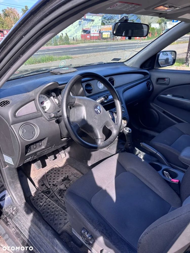 Mitsubishi Outlander - 8
