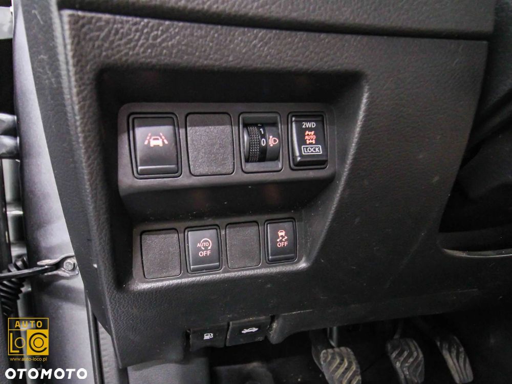 Nissan Qashqai 1.6 DCi ALL-MODE 4x4i N-Connecta - 24