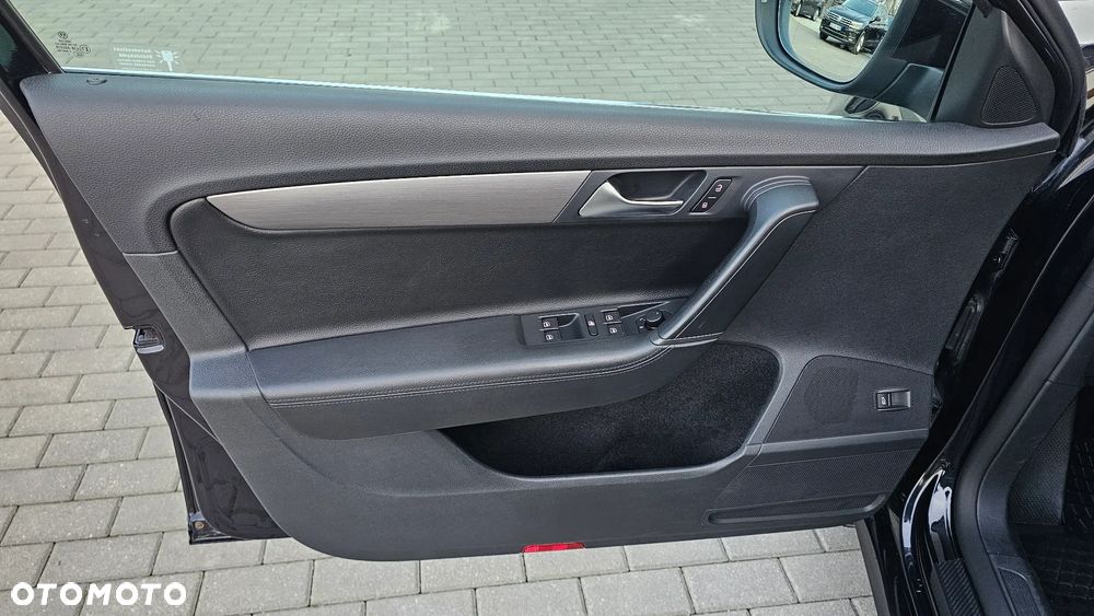 Volkswagen Passat Variant - 11