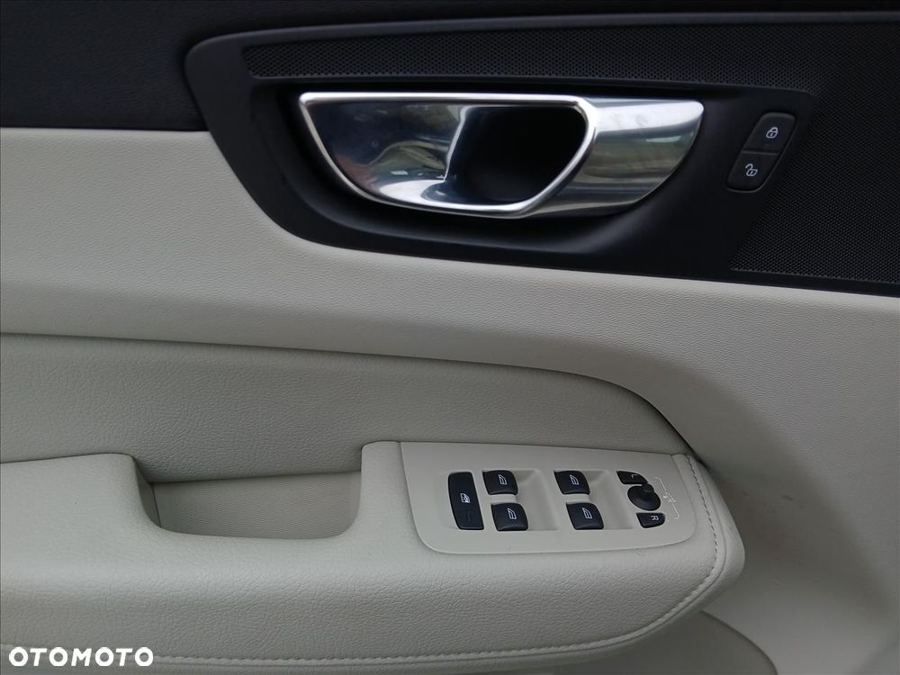Volvo XC 60 - 25