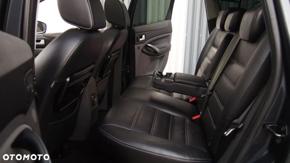 Ford Kuga 2.0 TDCi 4x4 Titanium - 26