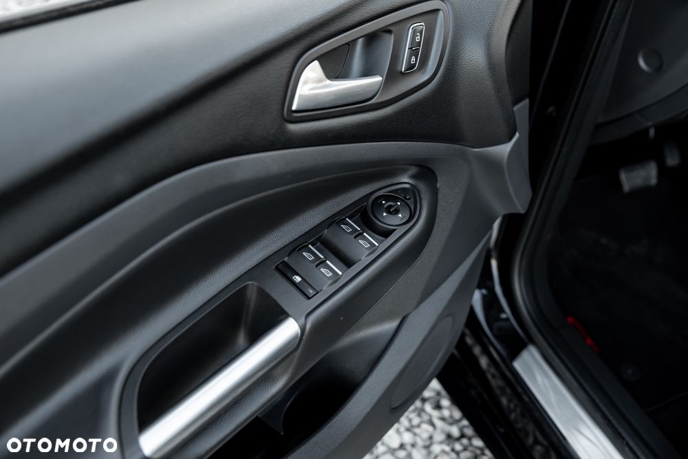 Ford Kuga - 17