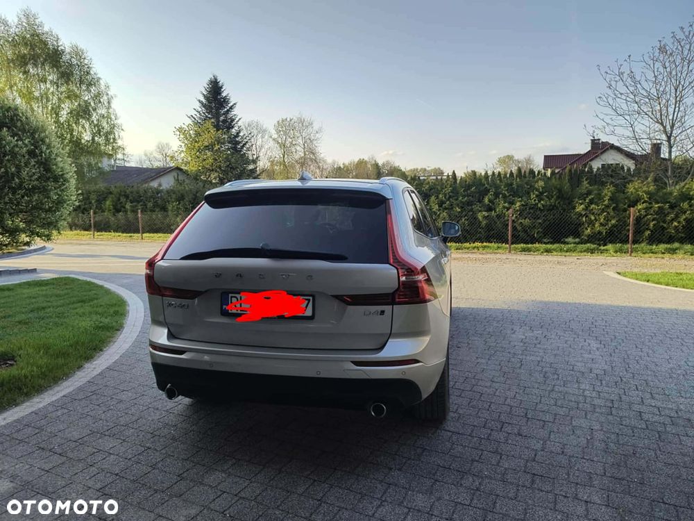 Volvo XC 60 D4 AWD Momentum - 4