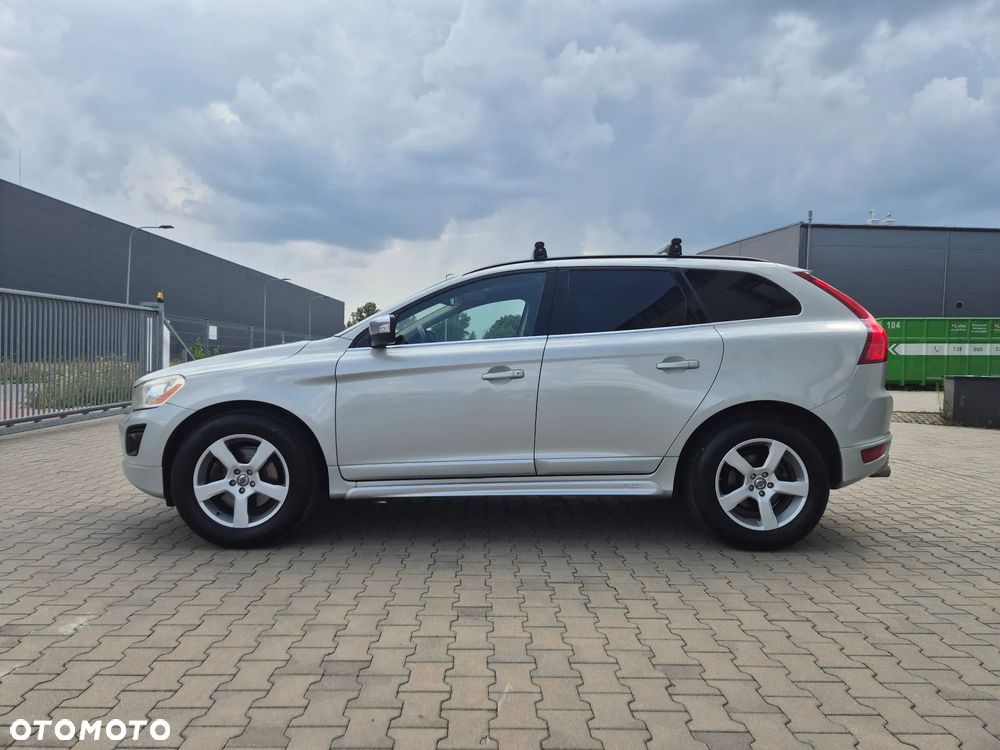 Volvo XC 60 2.4D R-Design - 18