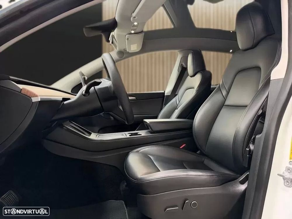 Tesla Model Y Long Range Dual Motor AWD - 11