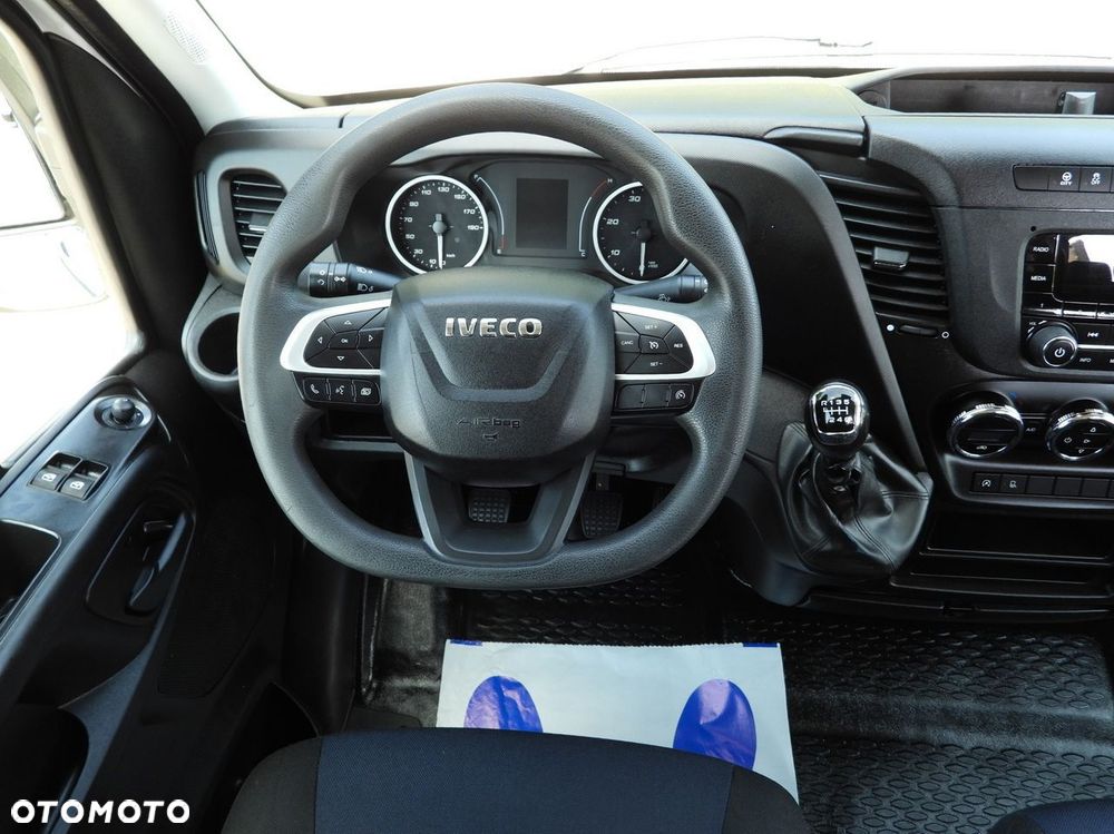 Iveco DAILY 35S16 FURGON BRYGADÓWKA 7 MIEJSC TEMPOMAT KLIMATYZACJA  160KM - 28