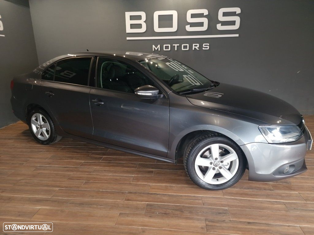 VW Jetta 1.6 TDi Highline - 6