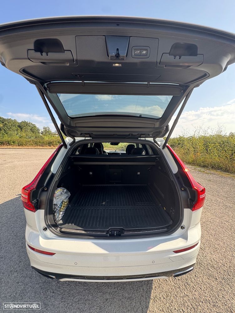 Volvo XC 60 2.0 T8 PHEV R-Design AWD - 30