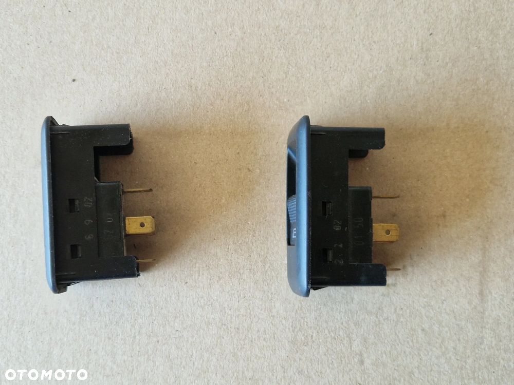 PRZEŁĄCZNIK SZYB VW T4 7D0959855 - 3