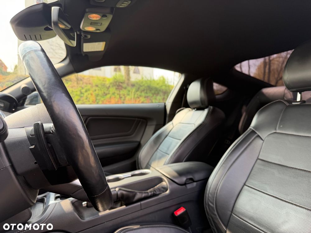 Ford Mustang 5.0 V8 GT - 10