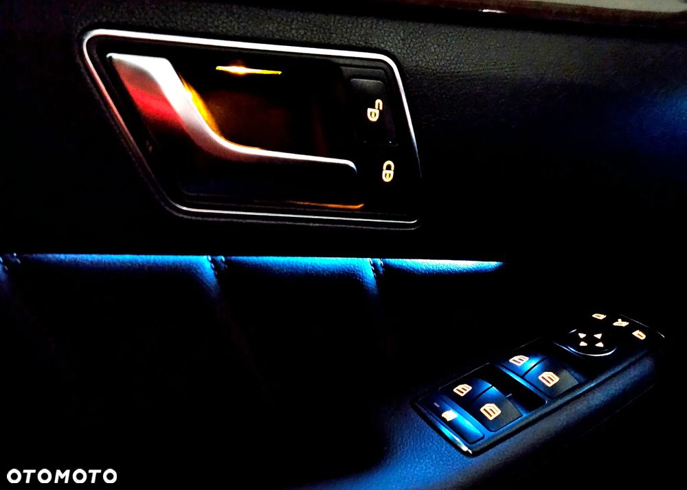 Mercedes-Benz Klasa E 300 CDI DPF BlueEFFICIENCY 7G-TRONIC Avantgarde - 19