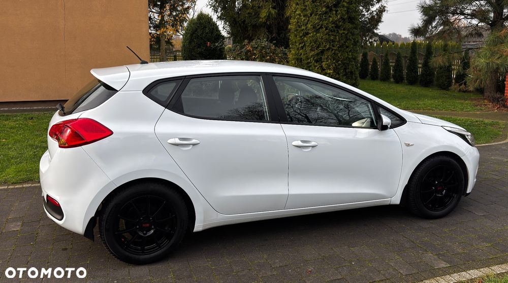 Kia Ceed 1.4 CVVT Dream Team Edition - 15