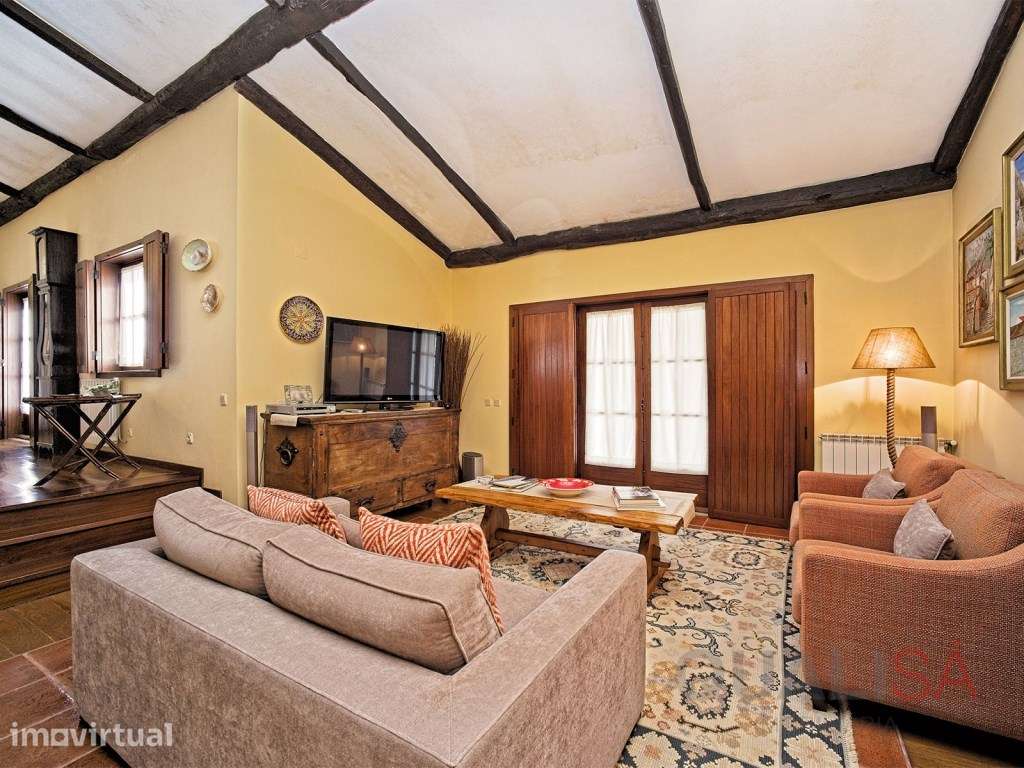 Moradia individual T4 em lote com 1396m2, localizada em Tenões na E... - Grande imagem: 4/54