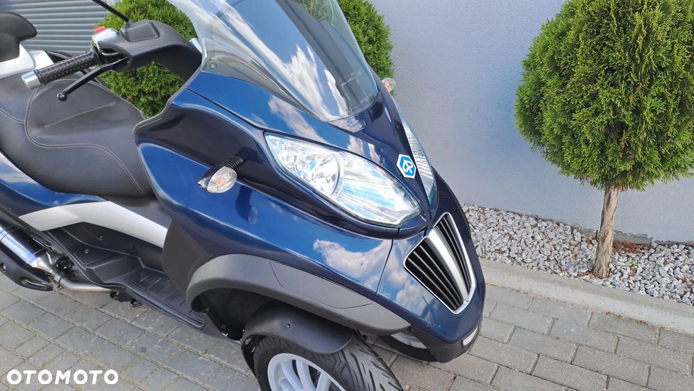 Piaggio MP-3 - 5
