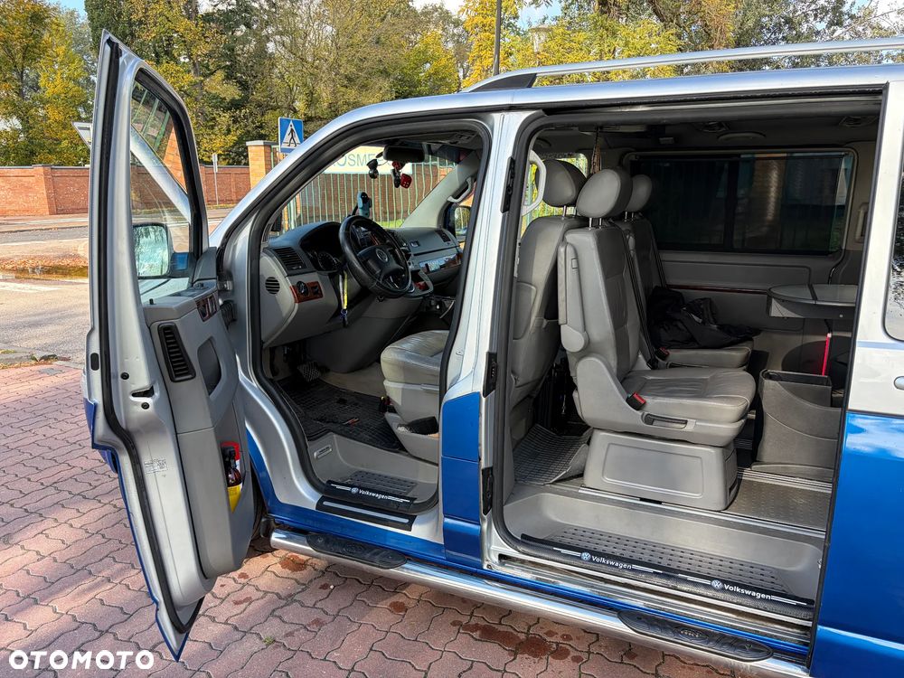 Volkswagen Multivan - 12