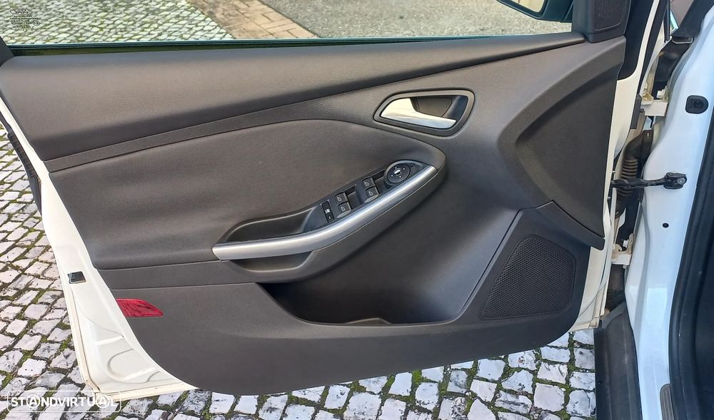 Ford Focus SW 1.6 TDCi Titanium - 16