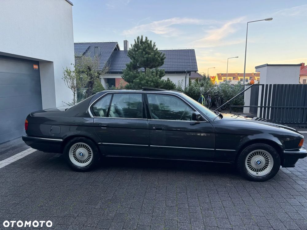 BMW Seria 7 750i - 14