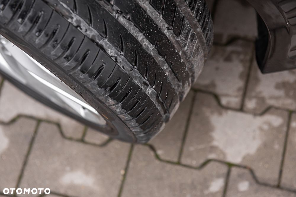 Mercedes-Benz Klasa C 200 T (BlueEFFICIENCY) 7G-TRONIC Avantgarde - 29