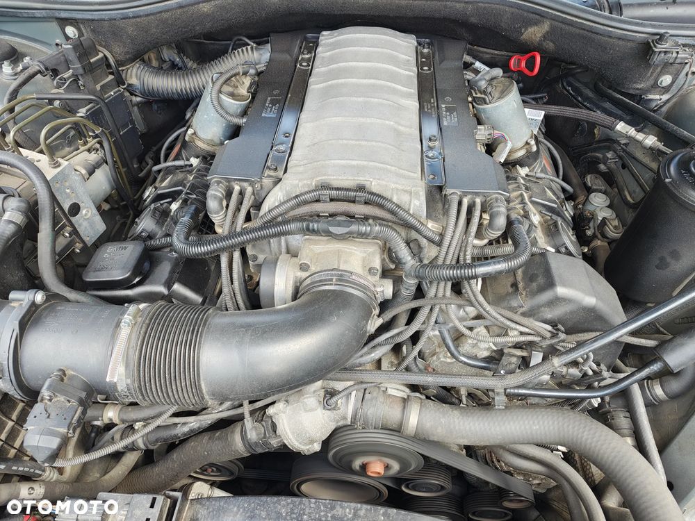 BMW Seria 7 745i L - 16