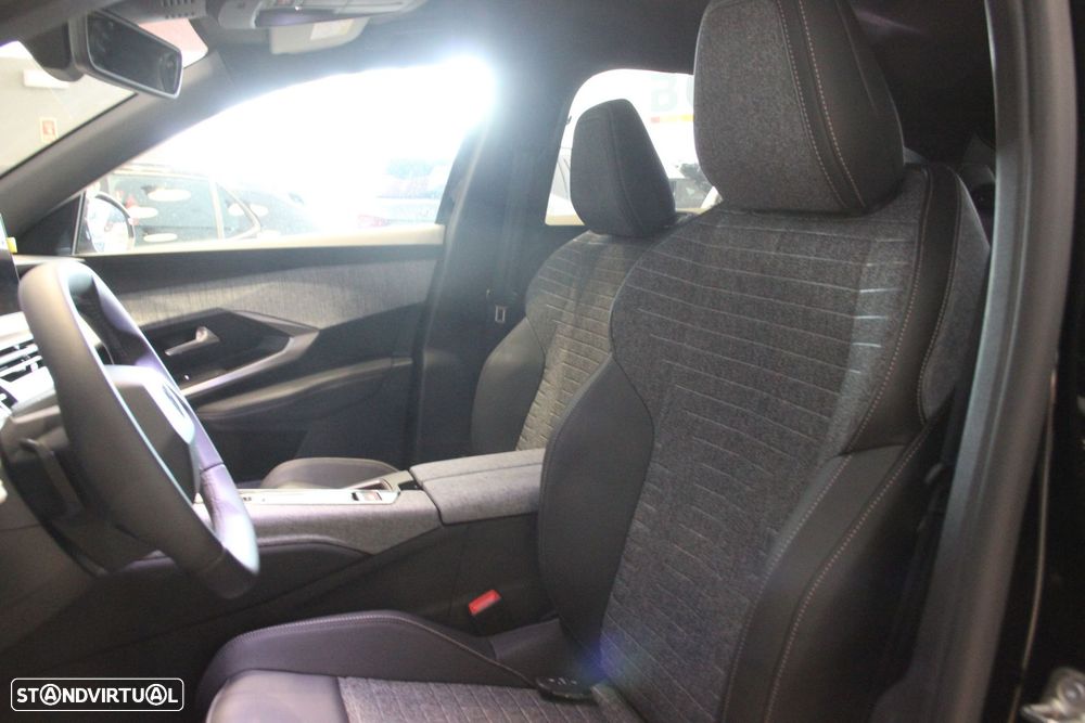 Peugeot 3008 1.2 Hybrid Allure e-DCS6 - 18