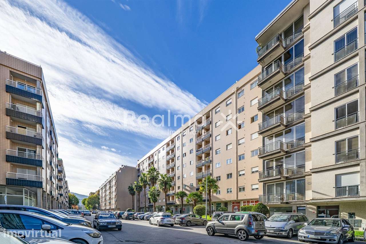 Apartamento T5 em S.Victor - Grande imagem: 2/55