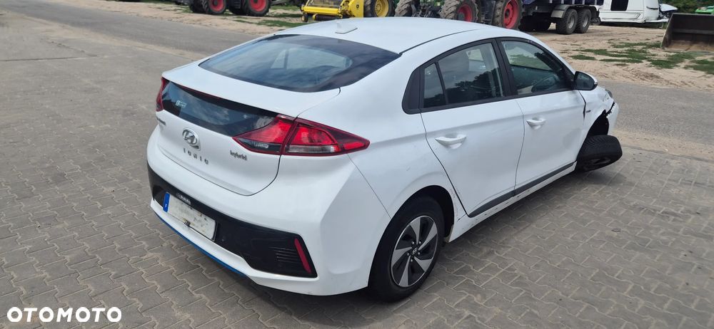 Hyundai IONIQ Hybrid Platinum - 10