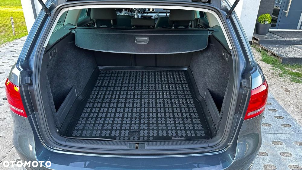 Volkswagen Passat - 8