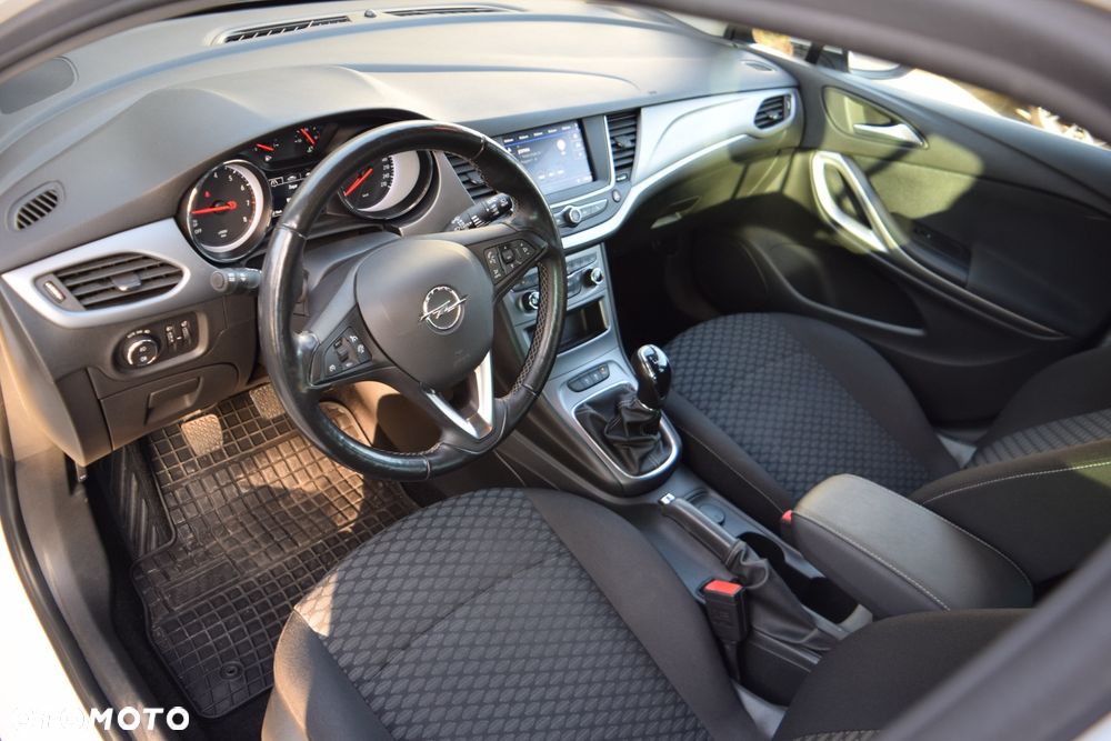 Opel Astra 1.2 T Elegance S&S - 8