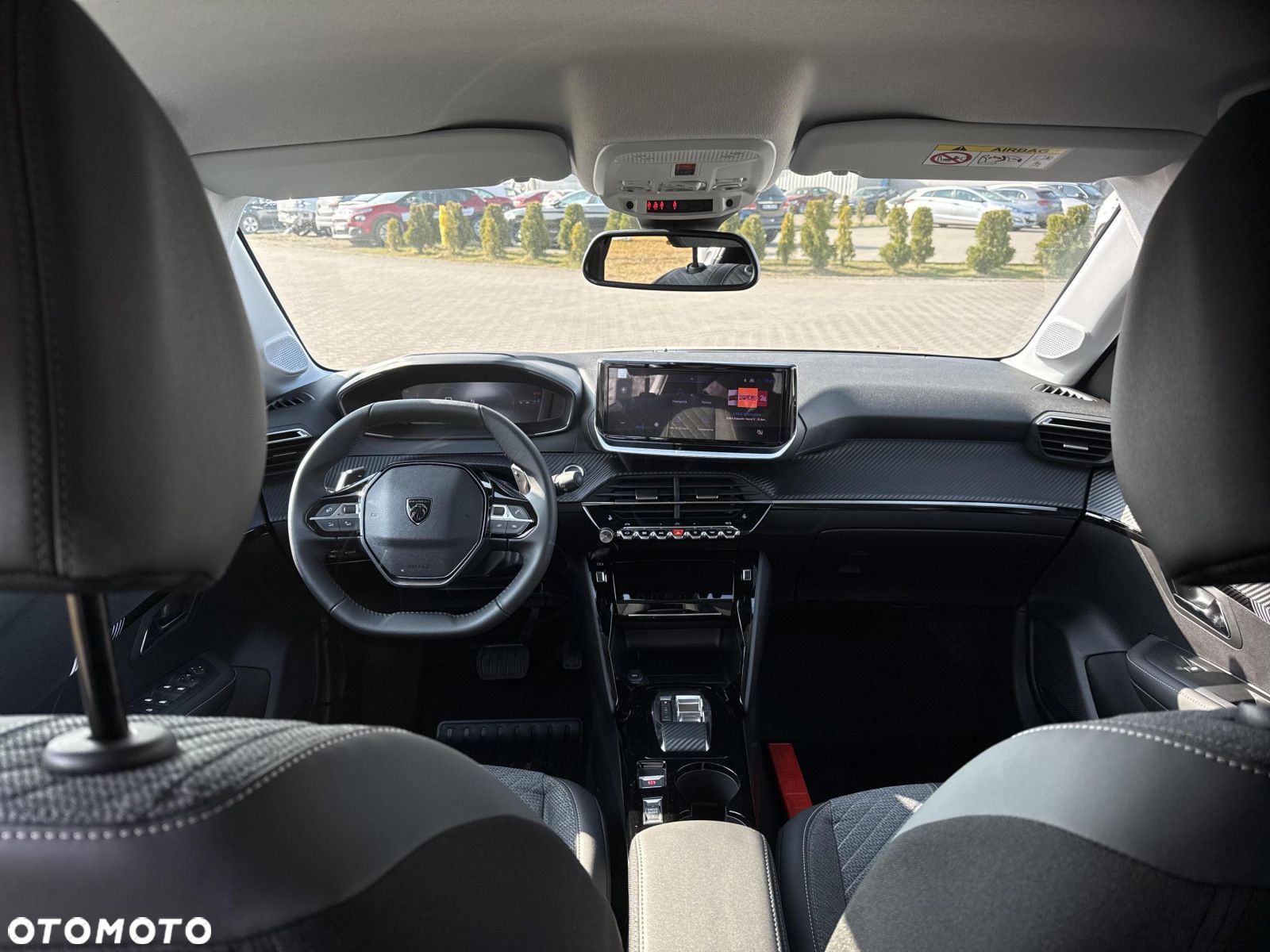 Peugeot 208 - 10