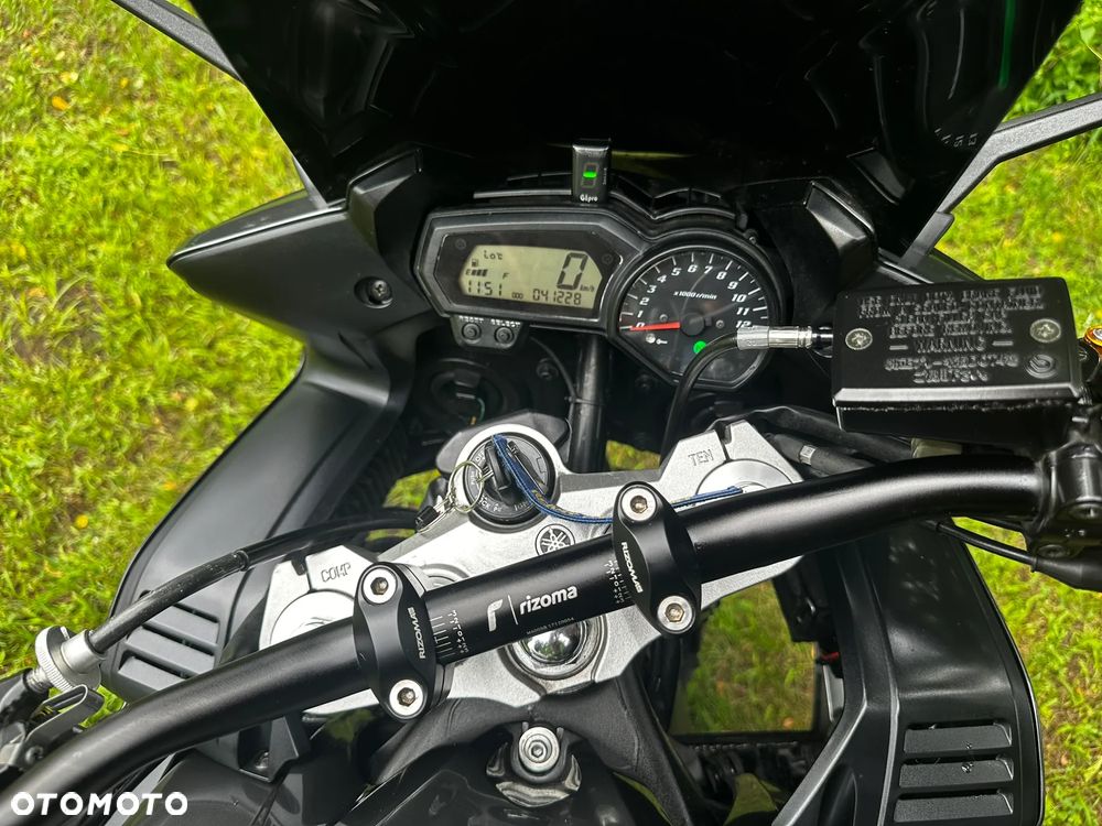 Yamaha FZ - 4