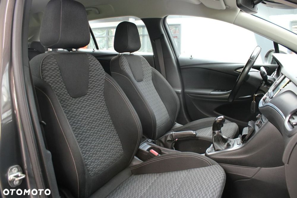 Opel Astra 1.4 T Dynamic - 9