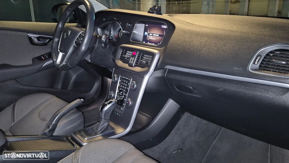 Volvo V40 1.5 T3 Sport Edition Plus Geartronic - 22