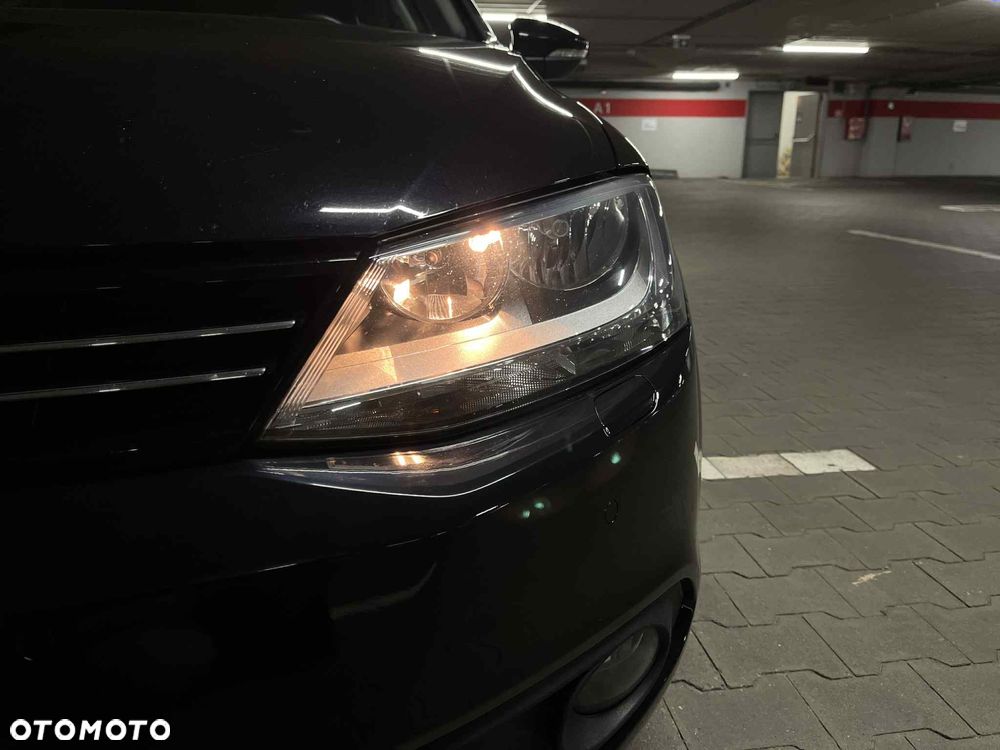 Volkswagen Jetta 1.6 TDI Comfortline DSG - 9